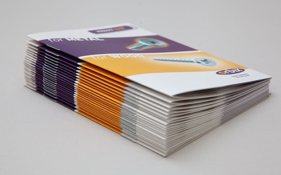 Saddle Stitched Catalog In tạp chí In ấn danh mục tập sách tùy chỉnh
