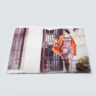 Glossy Matte Lamination Danh mục tạp chí In tập sách tùy chỉnh đủ màu OEM